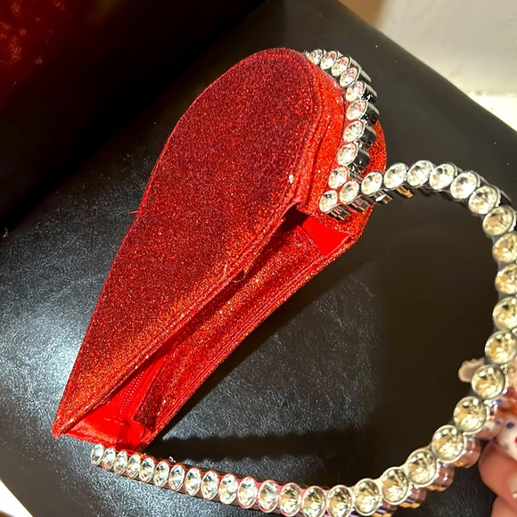Red Heart Sparkling Purse - Picture 3 of 3